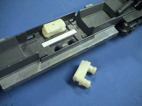 101202_lamrs_blue_box_athearn_dcc_install_motor_mount_removed_9271.jpg