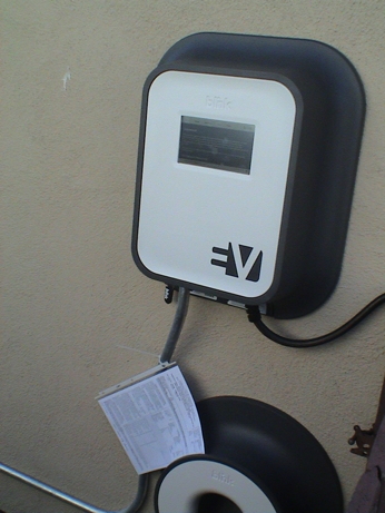 130222_tomlee_blink_charger_0579.jpg