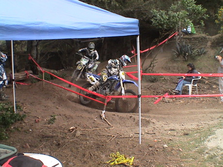 100801_ecuador_hacienda_guachala_motocross_8974.jpg