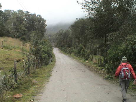 120707_ecuador_oyacachi_dirt_road_sandy_0309.jpg