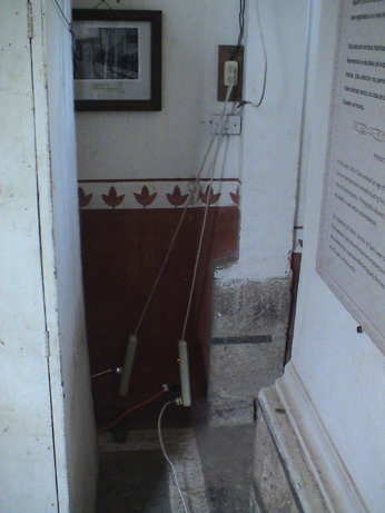 120722_ecuador_hacienda_guachala_lab_wiring_circuit_breakers_dsc00410.jpg